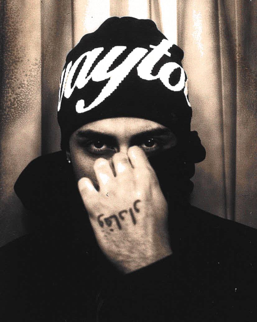 "WAYTOOLOUD" BEANIE