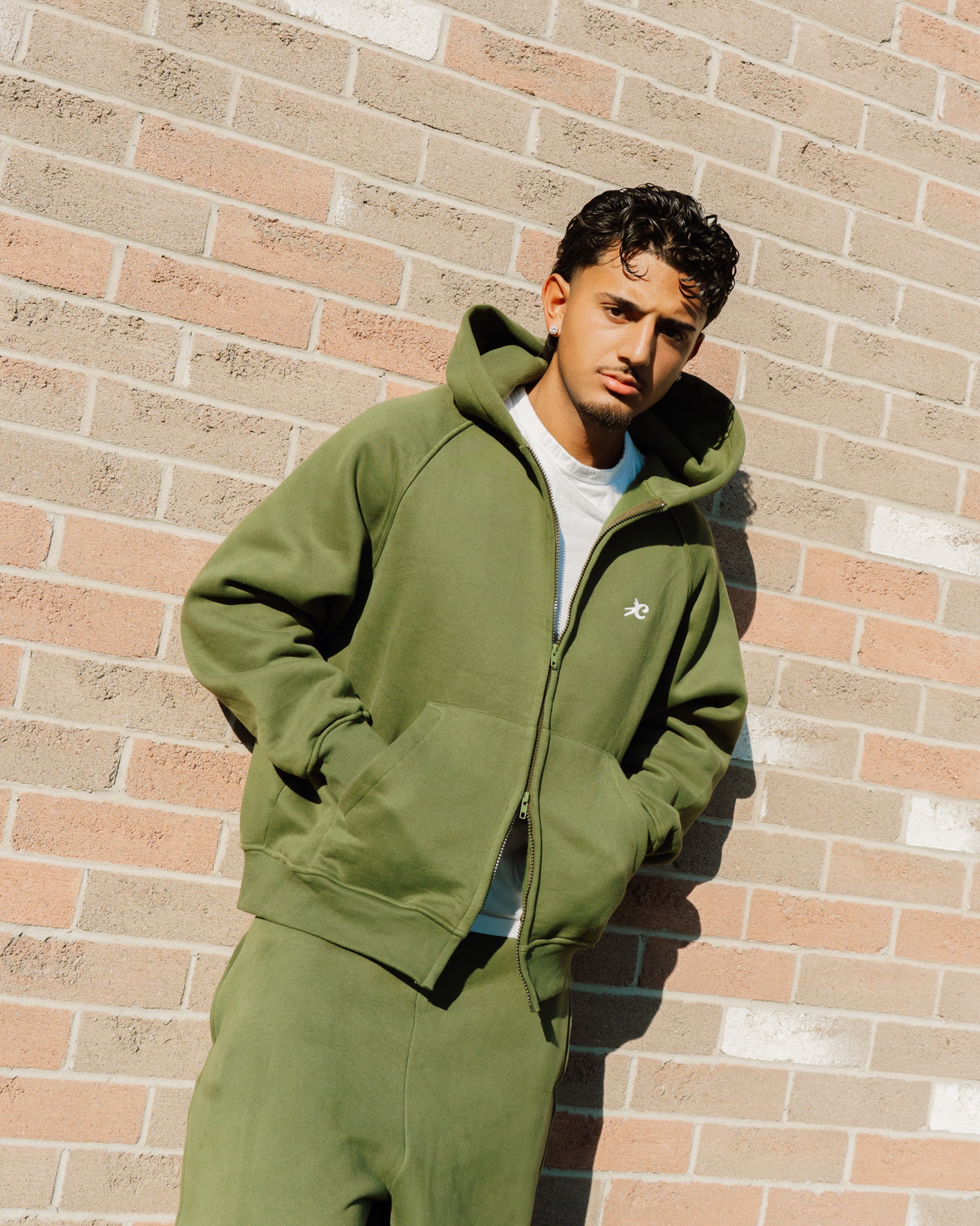 OLIVE BASICS ZIP-UP