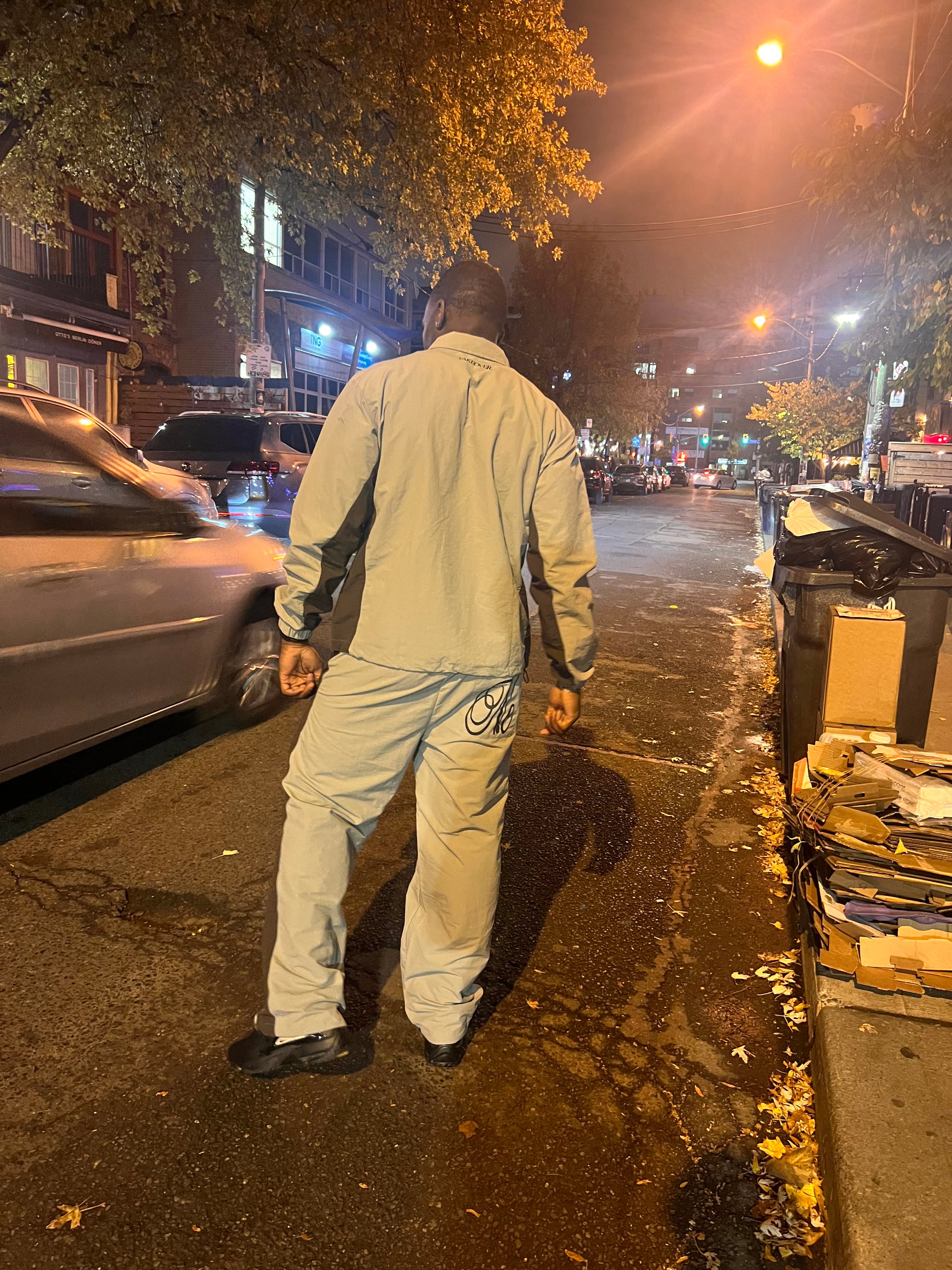 GREY WINDBREAKER BOTTOM