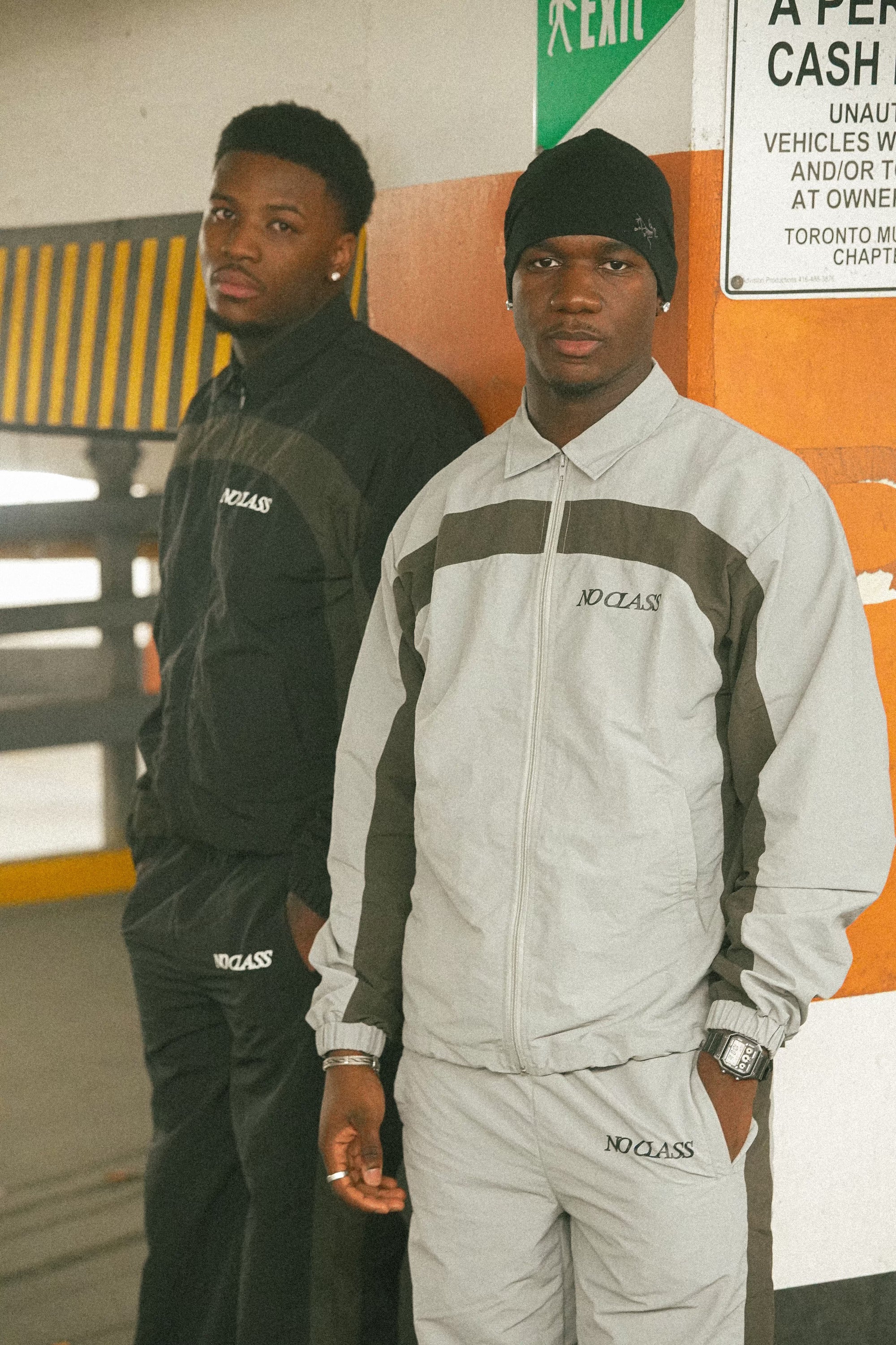 GREY WINDBREAKER TOP