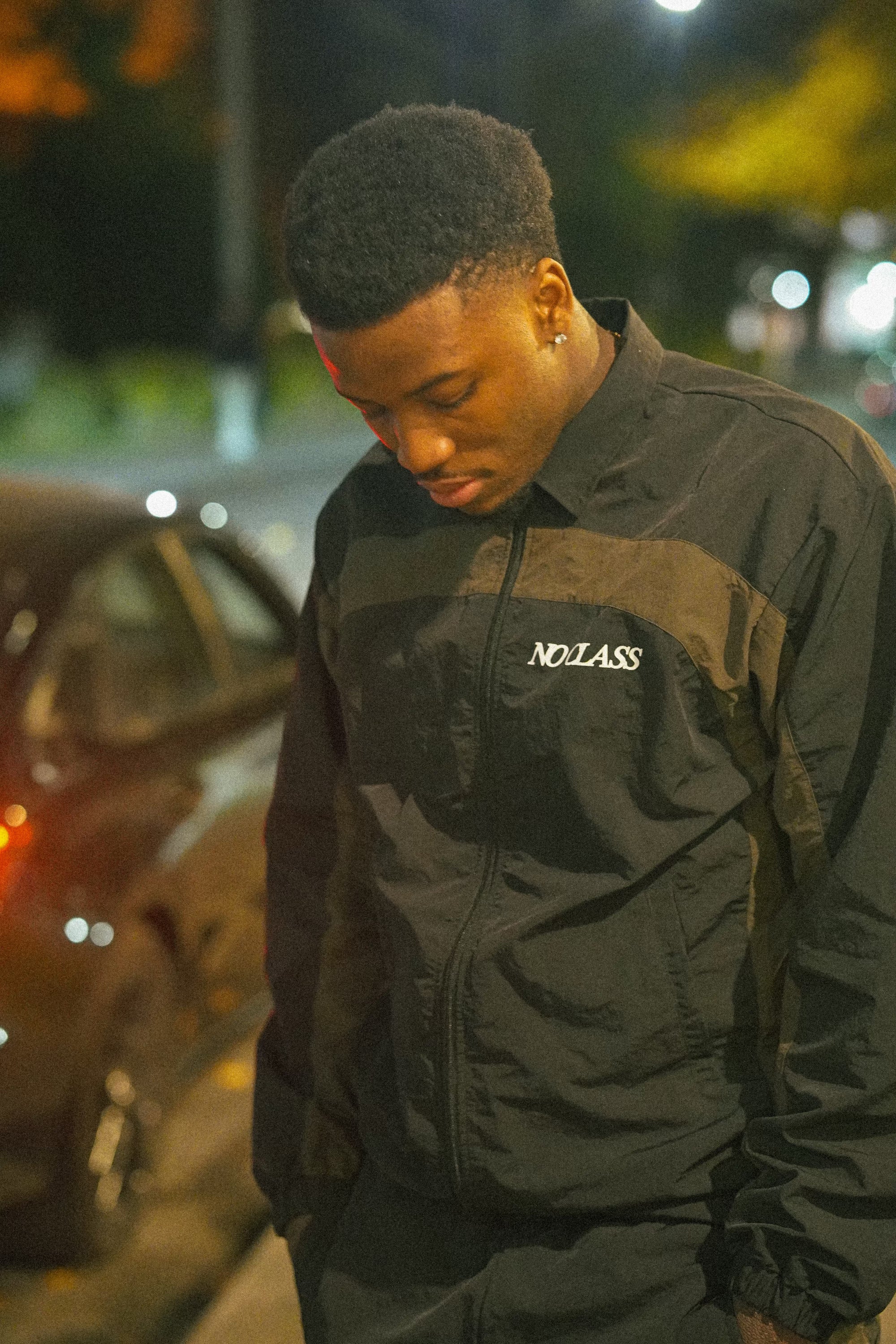 BLACK WINDBREAKER TOP