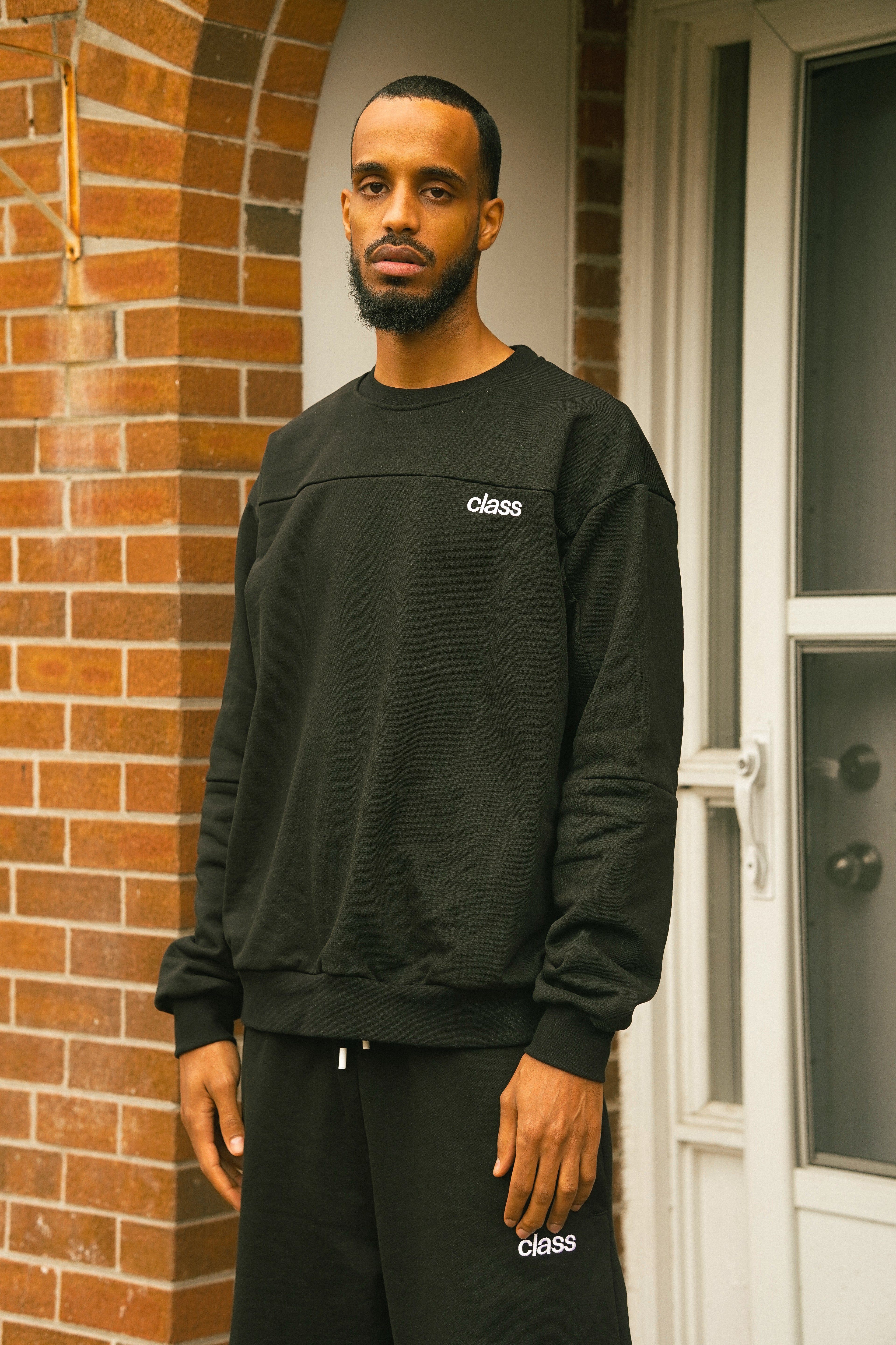 BLACK CREWNECK